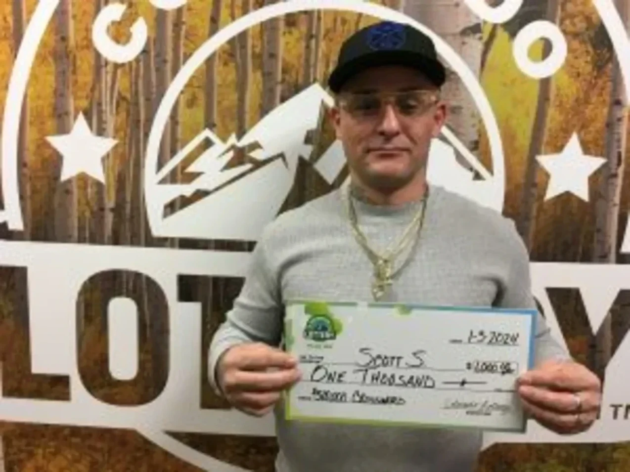 Scott S. 迅速刮中了 $1,000！